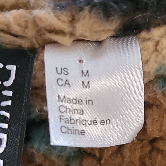 Divided sz M faux fleece camouflaged jacket - Picture 10 of 11